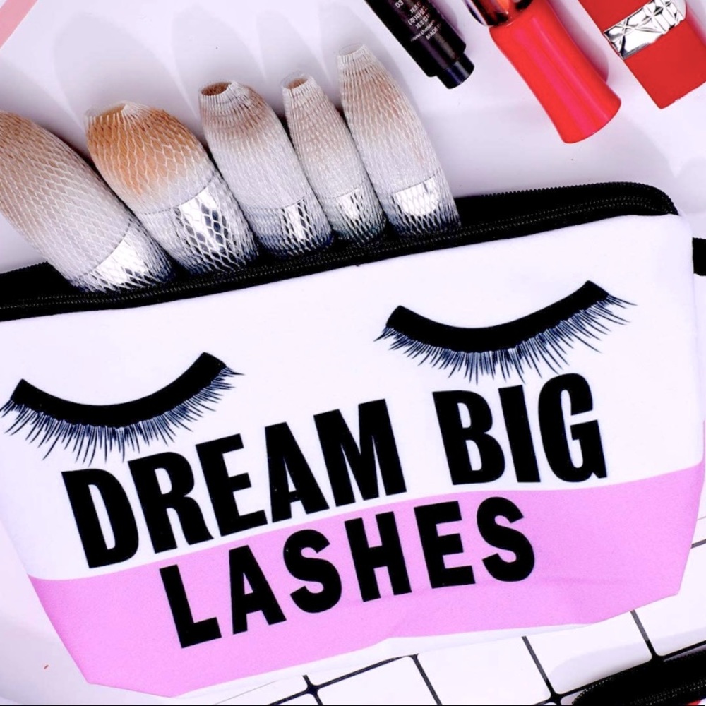 DREAM BIG LASHES make up bag